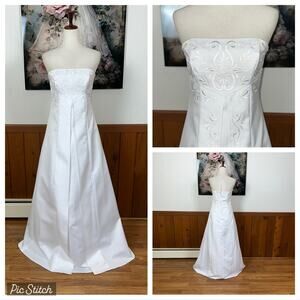Beautiful *New* Vintage 90s Roberta Bridal Empire Waist Wedding Gown!